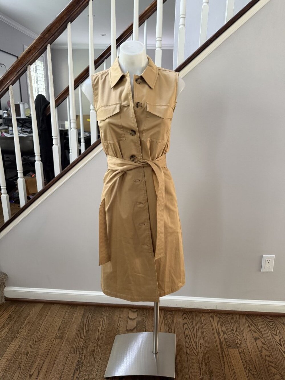 Lafayette 148 Nude sleeveless trench coat size xs/s no size tag excellent condit
